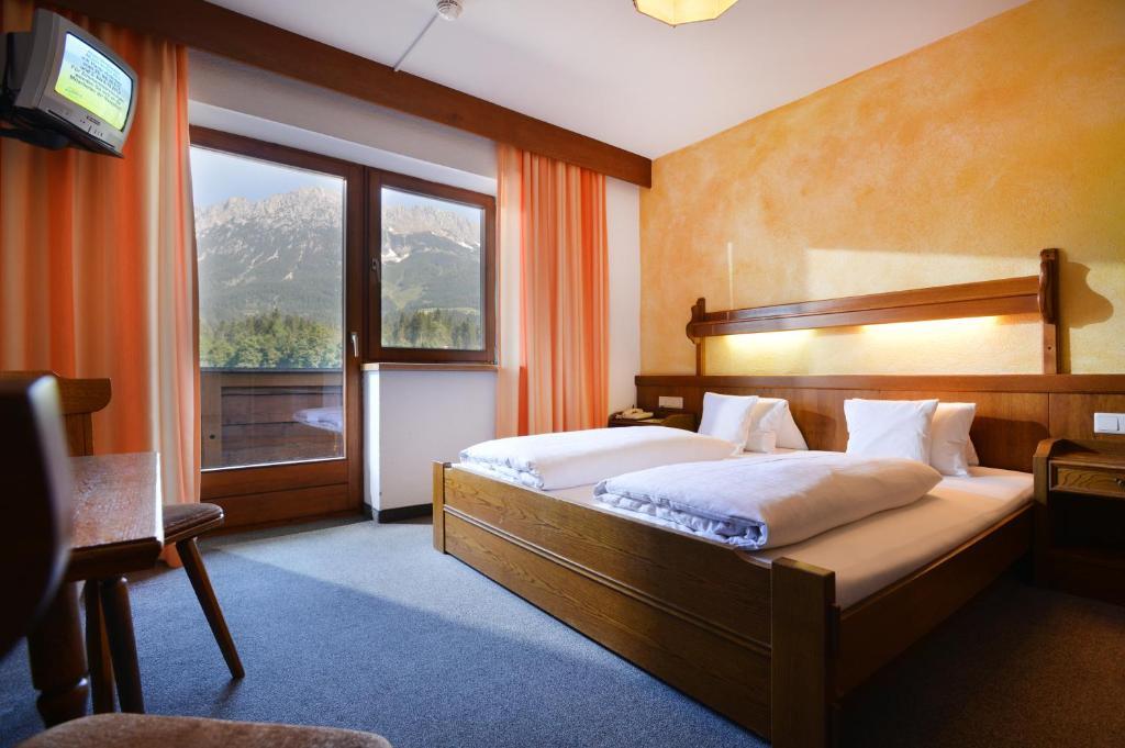 Der Waldhof Hotel Scheffau am Wilden Kaiser Room photo